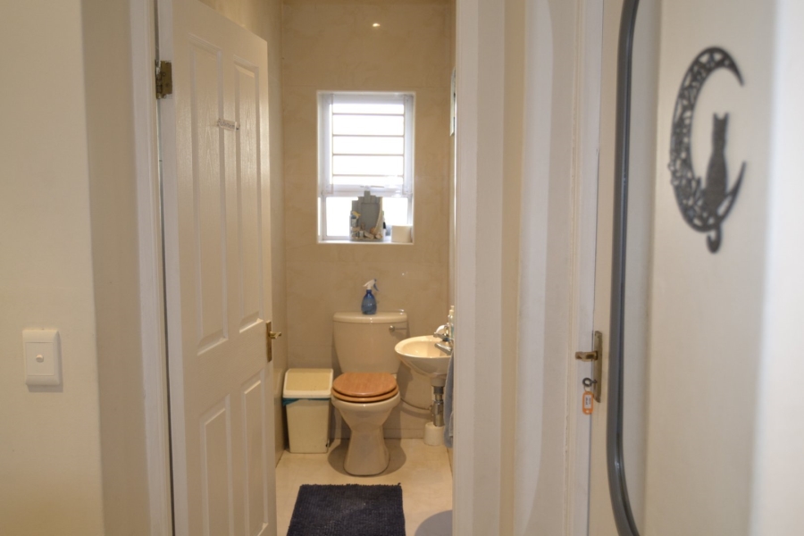 To Let 3 Bedroom Property for Rent in Heritage Park Western Cape